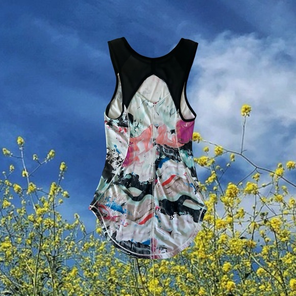 Lululemon Acrylic Pattern Workout Tank UPF50+ Sun Protection - Picture 2 of 3